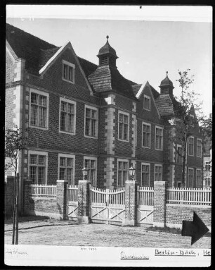 Bucher Nervenanstalt, Überwachungshaus