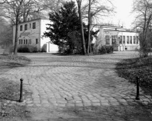 Dresden-Altstadt. Großer Garten (1683, J. F. Karcher; 1873-1895, K. F. Bouché). Restaurant "Carolaschlößchen" (Eröffnung 1895)