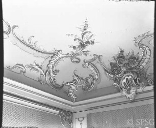 Potsdam, Neues Palais, Friedrichswohnung, Kleines Speisezimmer, R.: 215, Südostecke der Decke (Kartusche).