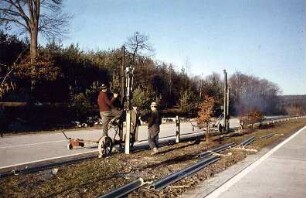 Versetzen von Leitplanken am Reisberg