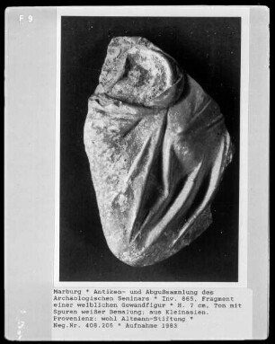 Fragment einer weiblichen Gewandfigur