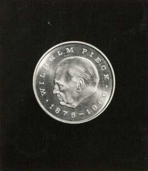 Zwanzig-Mark-Münze mit Bildnis von Wilhelm Pieck : Zwanzig-Mark-Münze mit Bildnis von Wilhelm Pieck. Avers. Durchmesser 33 mm (1972)