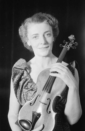 Porträt der Geigerin Eugenia Uminska