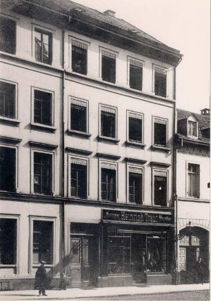 Altstadt, Dörfle. Waldhornstraße 47, Metzgerei Heinrich Traut