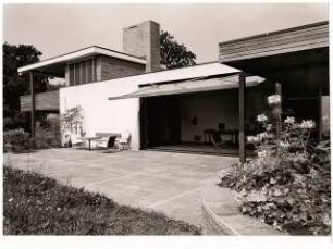 Haus Petersen Lilienhof: Wohnhaus mit Terrasse