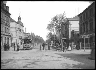Kötzschenbroda. Meißner Straße mit Straßenbahn
