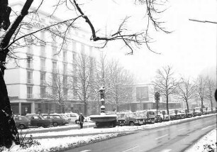 Freiburg: Rotteckring, tief verschneit mit Colombi Hotel, von verschiedenen Seiten