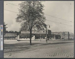 Wohnquartier Luruper Chaussee : [Ladenzeile, Wohnblock]