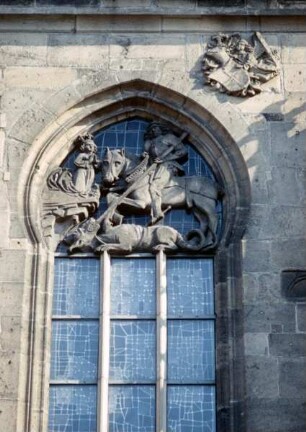 Maßwerk mit Figuren: Kampf des heiligen Georg mit dem Drachen