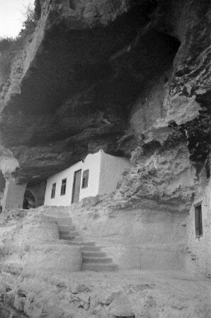 Varna: Felsenkloster Aladja, Außenansicht