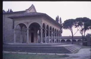 Arezzo, S. Maria delle Grazie : Portikus