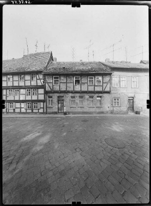 Quedlinburg, Schmale Straße. Wohnhäuser. Straßenfront