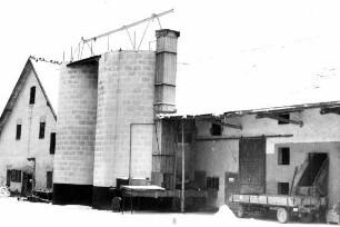 Hochsilo mit Abwurfschacht