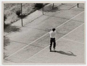 Anthony Eden spielt Tennis in Genf. Anthony Eden