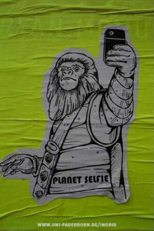 PLANET SELFIE