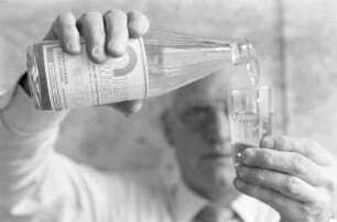 Unverkäufliche Eigenabfüllung von Trinkwasser aus den Karlsruher Wasserwerken durch die Stadtwerke