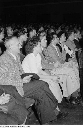 Publikum der Festivität zum 60jährigen Bestehen der Leipziger Volkszeitung