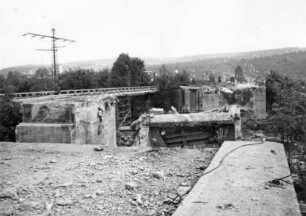 Sprengung der alten Sirnauer Brücke Oberesslingen/Neckar