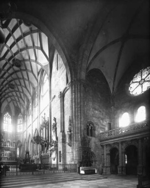Freiburg im Breisgau, Unserer Lieben Frau, Inneres, Querhaus, südl. Querhausarm und Chor nach Osten, Chor 1354 begonnen