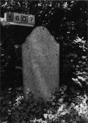 Grabstein 1607 [Hahn S. 171 Grab-Nr. 2226]