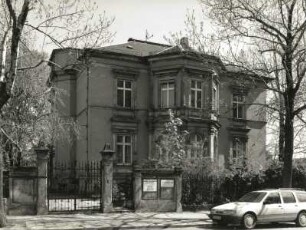 Dresden-Südvorstadt, Altenzeller Straße 39. Villa (1885; A. Seifert). Straßenansicht mit Toranlage