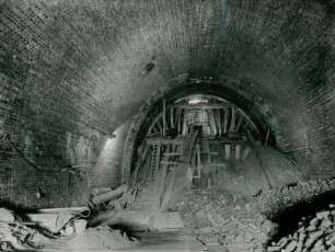 Strassentunnel Saarburg, Deutschland, 1941