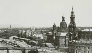Dresden. Blick vom Turm des Fernheizwerkes nach Südosten auf Schlossplatz, Brühlsche Terrasse, Hofkirche, Ständehaus und Frauenkirche
