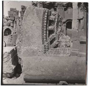 Gebälkfragment einer Exedra, Baalbek: Ansicht