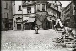 Neuchâtel, Altstadt, Place des Halles und Maison des Halles (1569 erbaut)