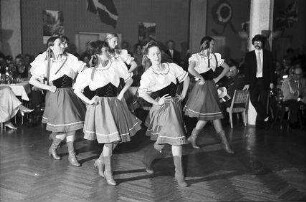 Freiburg: Ball de Garnison, [Tanzvorführung]