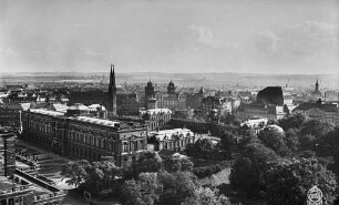 Dresden-Altstadt. Blick vom Fernheizwerk über Gemäldegalerie und Zwinger nach Südsüdost