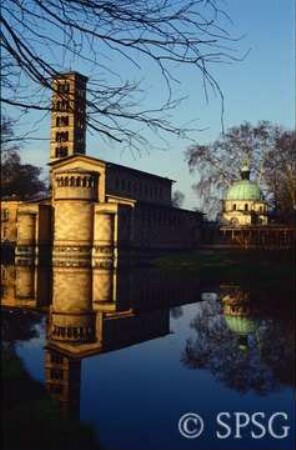 Potsdam, Park Sanssouci, Friedensgarten mit Friedenskirche.