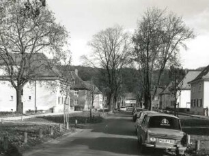 Pirna-Südvorstadt, Franz-Schubert-Straße. Siedlung (1935/1938). Blick nach Nordosten zum Robert-Schumann-Platz