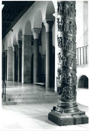 Bernwardsäule, Dom zu Hildesheim