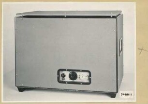 Transportabler Mess-Sender HF 2843, Rückseite geschlossen, Foto 1954