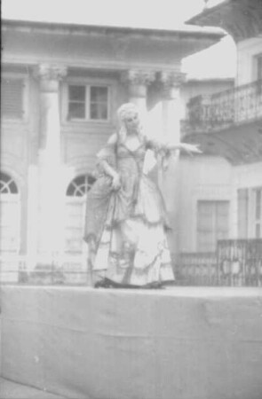 Ballett-Serenade der Dresdner Staatsoper im Schloßhof vor dem Bergpalais von Schloß Pillnitz, Juli 1951