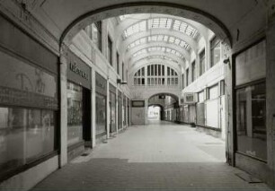 Straßburg-Passage mit Kaufhaus