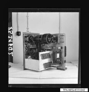 Einschub 3 eines Magnetron-Tastgeräts, Foto 1983