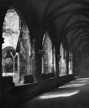 Eltville am Rhein. Kloster Eberbach. Kreuzgang (Baubeginn 1246/1255, Teilabbruch 1801/1900). Nordflügel