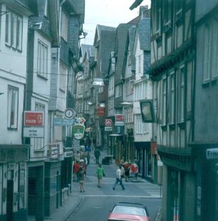Wetzlar. Fußgängerzone den Domberg hinauf in der Altstadt