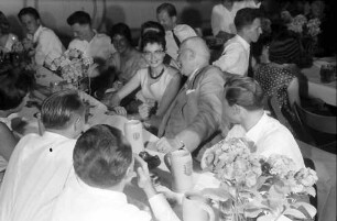 Chemiker; Studentenabend Lindau Sängerhalle 2.7.: Hermann Staudinger im Gespräch