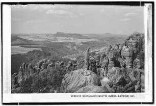 Vordere Schrammsteinkette und Elbtal bei Krippen bei der Schrammsteinaussicht