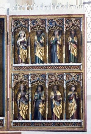 Spätgotischer zweifacher Wandelaltar — Festtagsseite mit Marienkrönung und Heiligen — Altarflügel mit 12 Aposteln und 4 Heiligen — Rechter Flügel