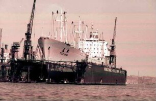 Hamburg: Docks der Howaldtswerft