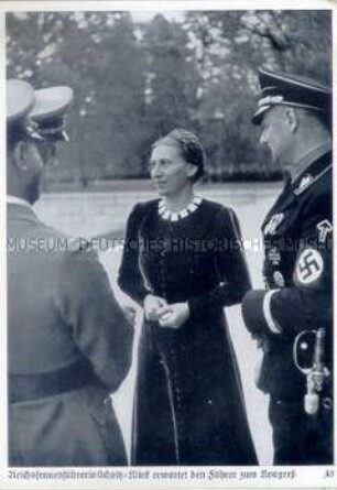 Reichsfrauenführerin Gertrud Scholtz-Klink auf dem Reichsparteitag 1937