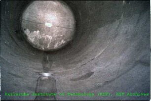 Schwerwasser-Tanks (D2O-Tank) des Forschungsreaktors 2 (FR 2)