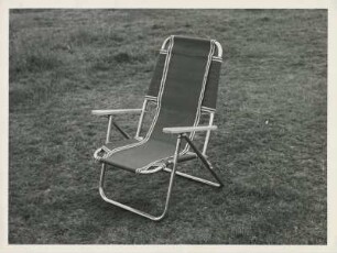 Verstellbarer Klappliegestuhl "Sundeck" der Antiference Ltd.