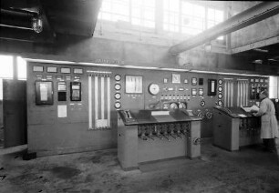 Freiburg: Gaswerk, Kommandoraum des neues Gaswerks, Armaturentafel