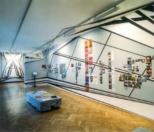Raumaufnahme in der "Sala de Arte Publico Siqueiros Dresden", 2003" : Raumaufnahme in der "Sala de Arte Publico Siqueiros Dresden", 2003. Ausstellung: Unbekannte Schwester, unbekannter Bruder I. 23.11.2003-29.02.2004