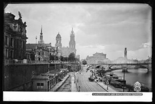 Dresden, Blick von der Brühlschen Terrasse auf Augustusbrücke, Katholische Hofkirche und Semperoper